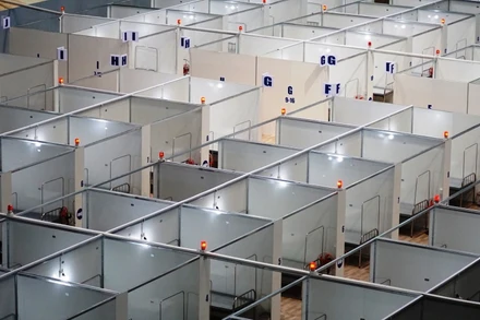 Đà Nẵng giải thể Bệnh viện dã chiến tại Cung thể thao Tiên Sơn.