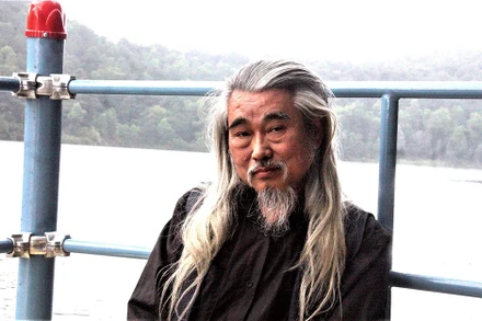 Dịch giả Đoàn Tử Huyến. Ảnh: FB nhân vật.