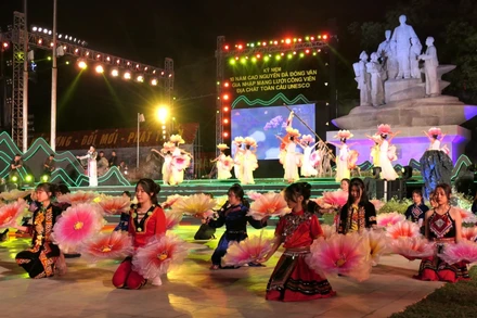 Chương trình nghệ thuật tại buổi lễ kỷ niệm. 