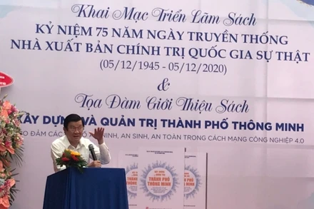Nguyên Chủ tịch nước Trương Tấn Sang phát biểu tại buổi tọa đàm.