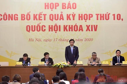 Các đồng chí chủ trì họp báo. Ảnh: NHẬT BẮC