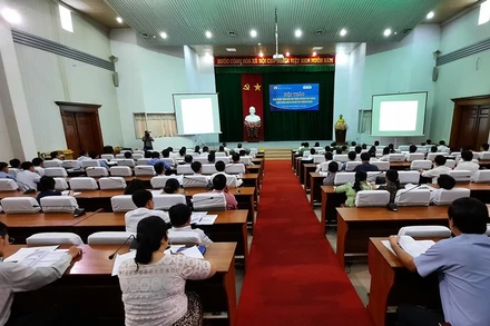 Quang cảnh hội thảo, chiều 19-11.