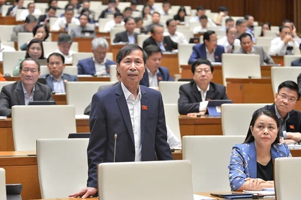 Đại biểu Bùi Văn Phương (Ninh Bình) tranh luận