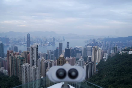 "Bong bóng du lịch" giữa Singapore-Hồng Kông (Trung Quốc) đã phải tạm hoãn do số ca Covid-19 tại Hồng Kông gia tăng (Ảnh: REUTERS)