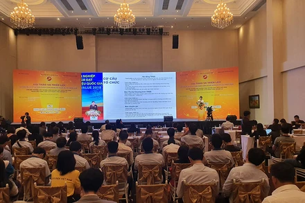 Quang cảnh hội thảo Thương hiệu ngành công nghiệp công nghệ thông tin, điện tử viễn thông Việt Nam.