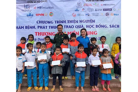 Đại diện Tập đoàn Novaland chia sẻ khó khăn và hỗ trợ đồng bào tỉnh Quảng Nam tại Chương trình “Thương lắm miền Trung”.