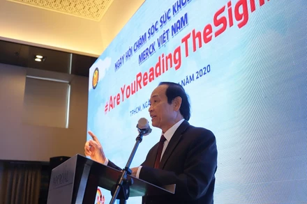 GS, TS Trần Hữu Dàng - Chủ tịch Hội Nội tiết - ĐTĐ Việt Nam phát biểu trong chương trình.