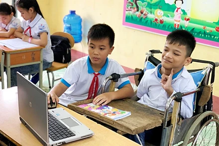 Tác phẩm "Đôi bạn cùng tiến".