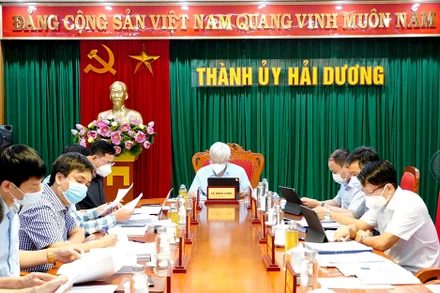 Thành ủy Hải Dương họp triển khai thực hiện các nhiệm vụ trọng tâm sáu tháng cuối năm.