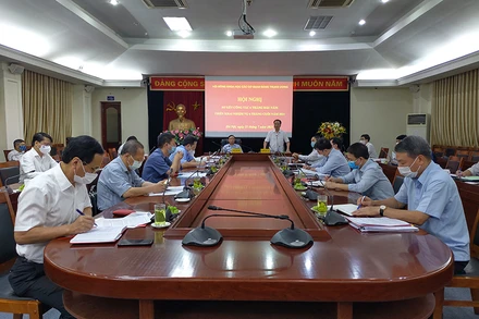 Đồng chí Phùng Hữu Phú, Chủ tịch Hội đồng Khoa học các cơ quan Đảng Trung ương phát biểu chỉ đạo Hội nghị.