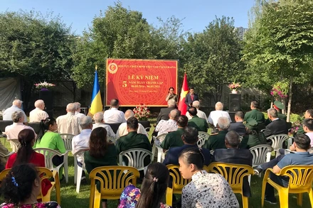 Buổi lễ diễn ra trong không khí nồng ấm.