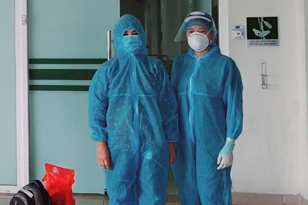 Bệnh nhân bình phục sau nhiều ngày nằm ở khoa Hồi sức tích cực.