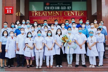 Đoàn 14 người của Bệnh viện Phong - Da liễu Trung ương Quy Hòa tăng cường hỗ trợ TP Hồ Chí Minh chống dịch. 