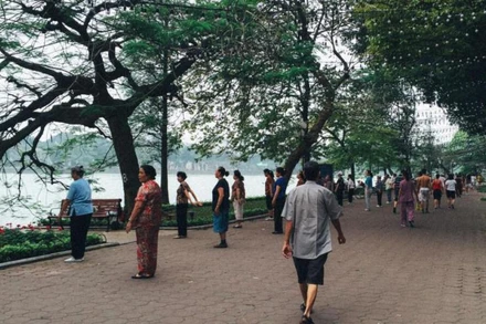 Từ 18 giờ ngày 8/7, TP Hà Nội yêu cầu người dân tạm dừng các hoạt động thể dục, thể thao ngoài trời để phòng, chống dịch.