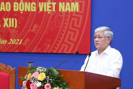 Đồng chí Đỗ Văn Chiến phát biểu tại hội nghị.