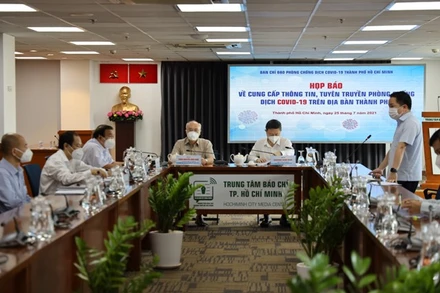 Toàn cảnh cuộc họp báo.