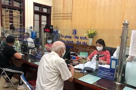 Bộ phận “một cửa” tại phường Vĩnh Tuy, quận Hai Bà Trưng.