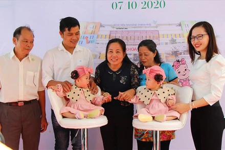 Song Nhi trong ngày xuất viện.