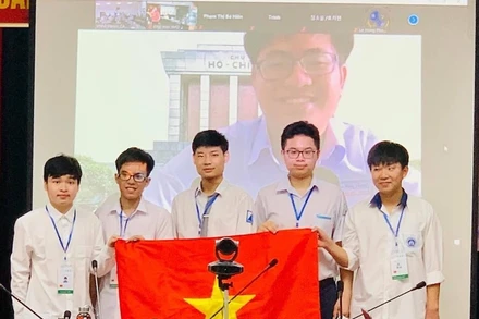 Thí sinh đội tuyển quốc gia Việt Nam tham dự Olympic Toán học quốc tế 2021