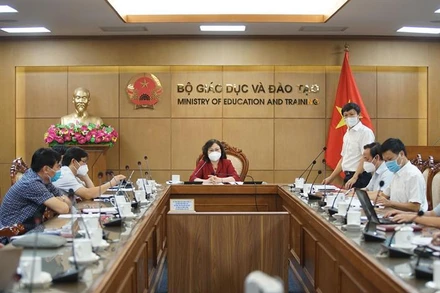 Thứ trưởng Bộ Giáo dục và Đào tạo Ngô Thị Minh yêu cầu ngành giáo dục là tiếp tục tập trung cao độ trong công tác tổ chức Kỳ thi tốt nghiệp đợt 2