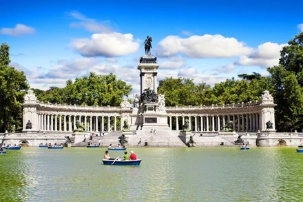 Môt góc công viên Buen Retiro (Ảnh:@FernandoHValls/AFP)