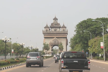 Đường phố Thủ đô Vientiane, Lào. Ảnh: XUÂN SƠN