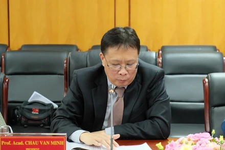 Giáo sư, Viện sĩ Châu Văn Minh phát biểu khai mạc Hội thảo.