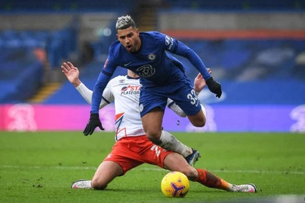 Emerson, người đóng thế cho Spinazzola ở hành lang trái. (Ảnh: Football Italia)