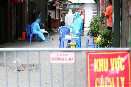 Khu vực cách ly y tế tại phường Văn Chương - Đống Đa. (Ảnh: DUY LINH)