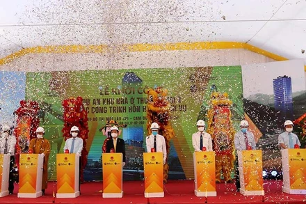 Khởi công xây dựng khu nhà ở thương mại và các công trình hỗn hợp, dịch vụ, với điểm nhấn là toà tháp 45 tầng, cao nhất khu vực Tây Bắc hiện nay.