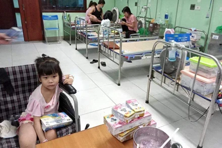 Các suất ăn của nhóm hoa hậu được gửi tới tay bệnh nhi tại Bệnh viện Nhi Trung ương.