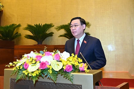 Chủ tịch Quốc hội Vương Đình Huệ, Chủ tịch Hội đồng Bầu cử quốc gia phát biểu khai mạc hội nghị. (Ảnh: DUY LINH)