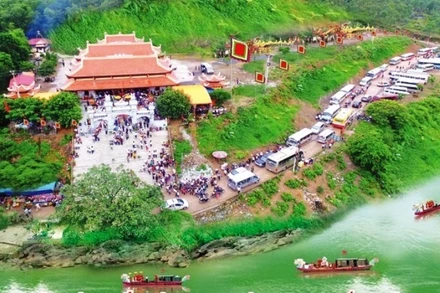 Cụm di tích danh thắng Hàn Sơn ở huyện Hà Trung, tỉnh Thanh Hóa.