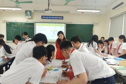 Trong giờ học tại Trường trung học cơ sở Cầu Giấy. Ảnh: THCS Cầu Giấy