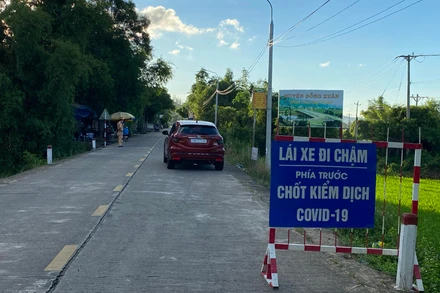 Huyện Đồng Xuân là địa phương duy nhất chưa phát hiện ca nhiễm Covid-19, nhưng công tác kiểm tra kiểm soát vẫn được tổ chức nghiêm ngặt tại các tuyến đường ra vào huyện.