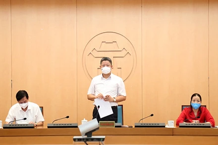 Phó Chủ tịch UBND thành phố Nguyễn Mạnh Quyền phát biểu chỉ đạo tại buổi làm việc.