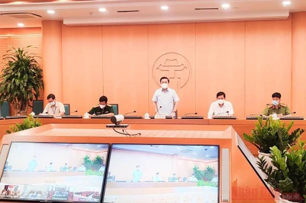 Ban Chỉ đạo về công tác phòng, chống dịch bệnh Covid-19 thành ph Hà Nội họp trực tuyến với các đơn vị.