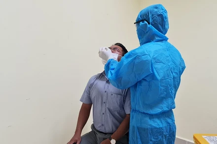 Những người làm nhiệm vụ trong kỳ thi trung học phổ thông sẽ được xét nghiệm Covid-19.