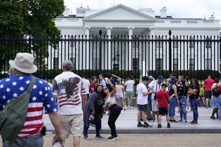 Khu vực bên ngoài Nhà Trắng, ngày 4/7. (Ảnh: AP)