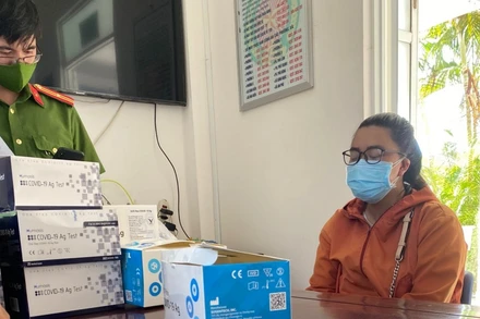 Bà Nguyễn Thị Xuân Hương tại cơ quan Công an. (Ảnh: Công an TP Tuy Hòa cung cấp)