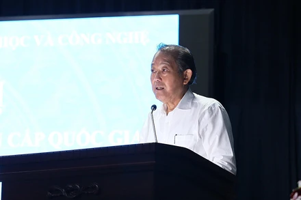 Phó Thủ tướng Thường trực Trương Hòa Bình nhấn mạnh: “Lưu ý bám sát và triển khai có kết quả các chủ trương của Đảng, chính sách, pháp luật của Nhà nước liên quan đến công tác dân tộc, nghiên cứu khoa học và công nghệ...”.