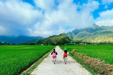 Du lịch về với thiên nhiên đang là xu hướng trong đại dịch Covid-19 (Ảnh: ST)