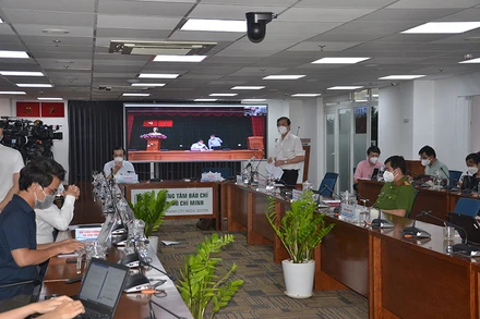 Toàn cảnh cuộc họp.