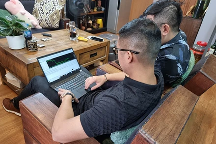 Forex đang trở thành kênh đầu tư ưa thích của nhiều người, nhất là giới trẻ yêu công nghệ.