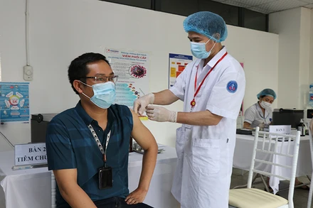 Bắc Ninh phấn đấu hơn 70% dân số được tiêm phòng Covid-19 sau quý I năm 2022