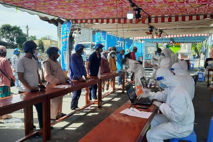 Vĩnh Long tăng cường các chốt kiểm soát dịch Covid-19 trên địa bàn tỉnh. 