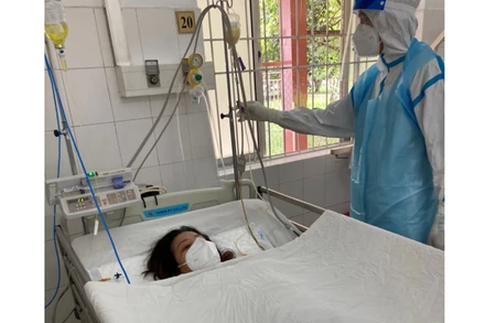 Sản phụ N.T.N.H. cùng con gái được cứu sống kịp thời bằng kỹ thuật ECMO.