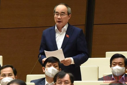 Đại biểu Nguyễn Thiện Nhân (thành phố Hồ Chí Minh) phát biểu thảo luận tại hội trường chiều 9/11. (Ảnh: LINH NGUYÊN)