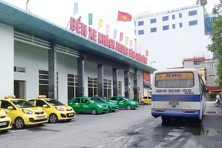 Lượng hành khách đi lại ít do e ngại dịch, các đơn vị vận tải khách bằng ô-tô ở Thái Bình ế ẩm, đối diện nhiều khó khăn.