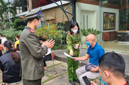 Trong hai ngày 19 và 20/11, Công an quận Bắc Từ Liêm đã thu nhận hồ sơ làm căn cước công dân có gắn chip cho gần 800 công dân đang sống và làm việc tại Cụm công nghiệp Phú Minh. 